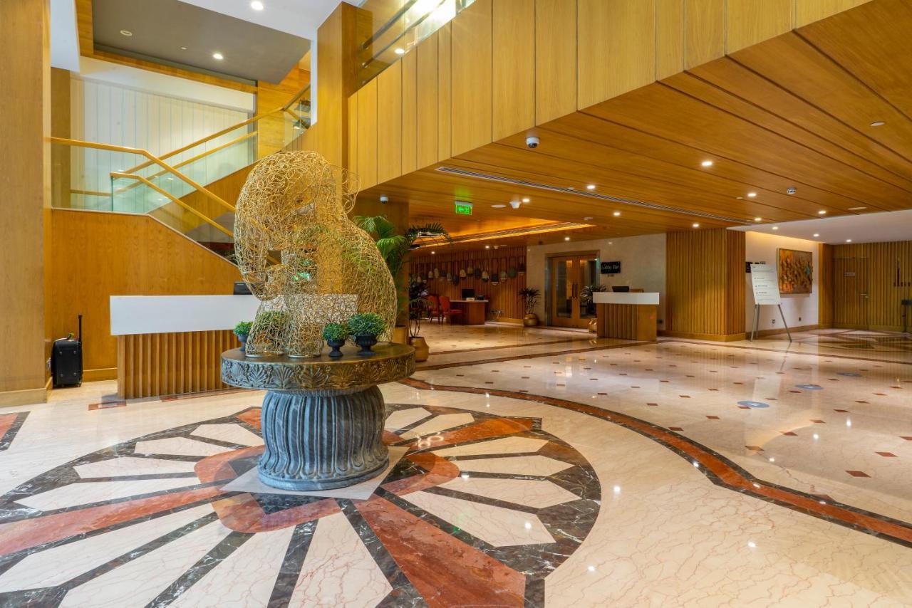 Holiday Inn Agra Mg Road An Ihg Hotel Agra (Uttar Pradesh) Exterior foto Lobby